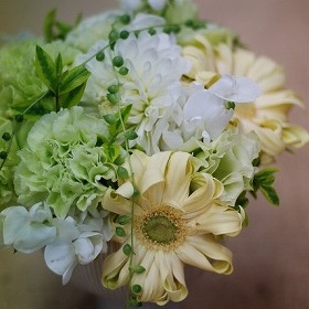 お供えアレンジ　5000円（税別）